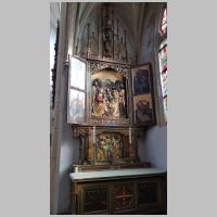 St. Nikolaus Neuötting, Foto Ricardalovesmonuments, Wikipedia, Altar in Südseitenschiff, Wikipedia.jpg